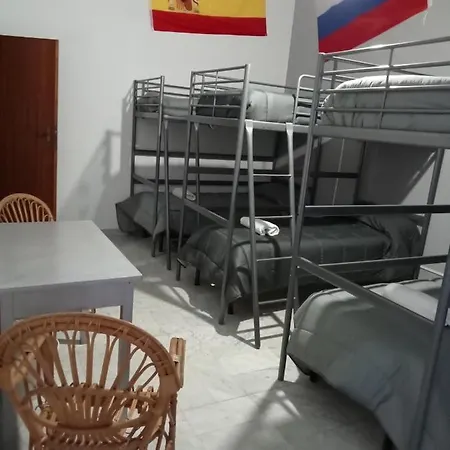 Dama Hostelbb-2